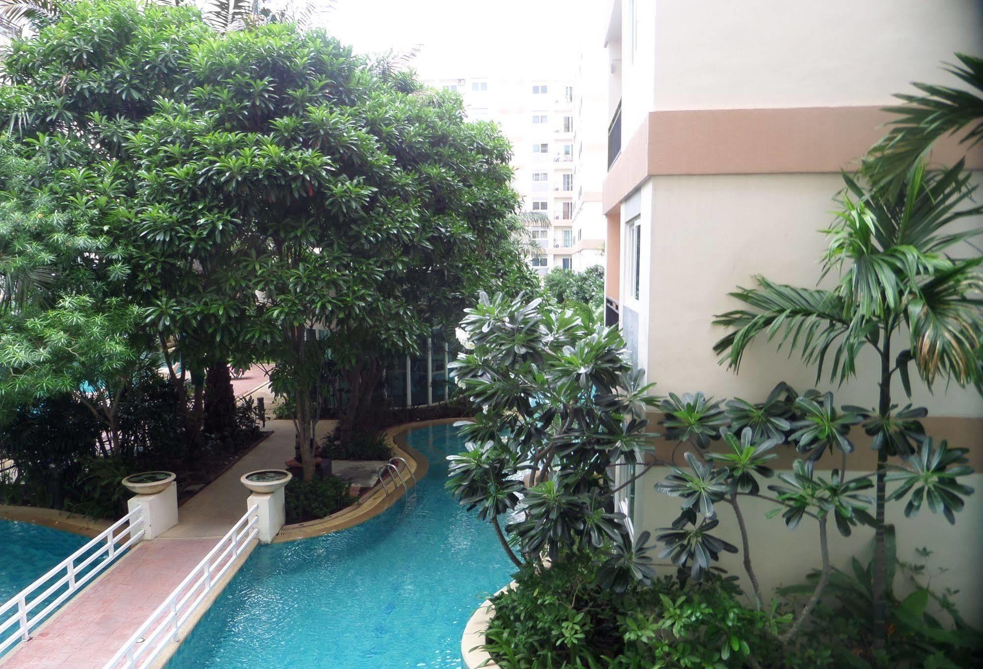 Park Lane Resort By West Joint Venture Jomtien Exterior foto